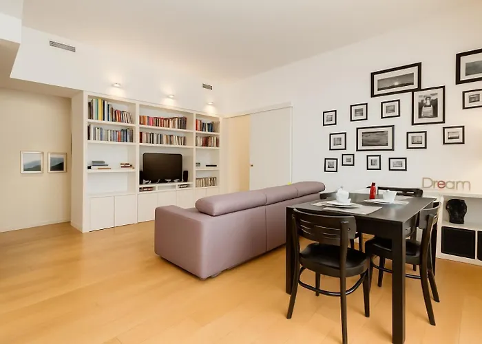 Micol'S Place, Bright Apt 2 Rooms, 2 Toilets, Near Metro, 80 Mq